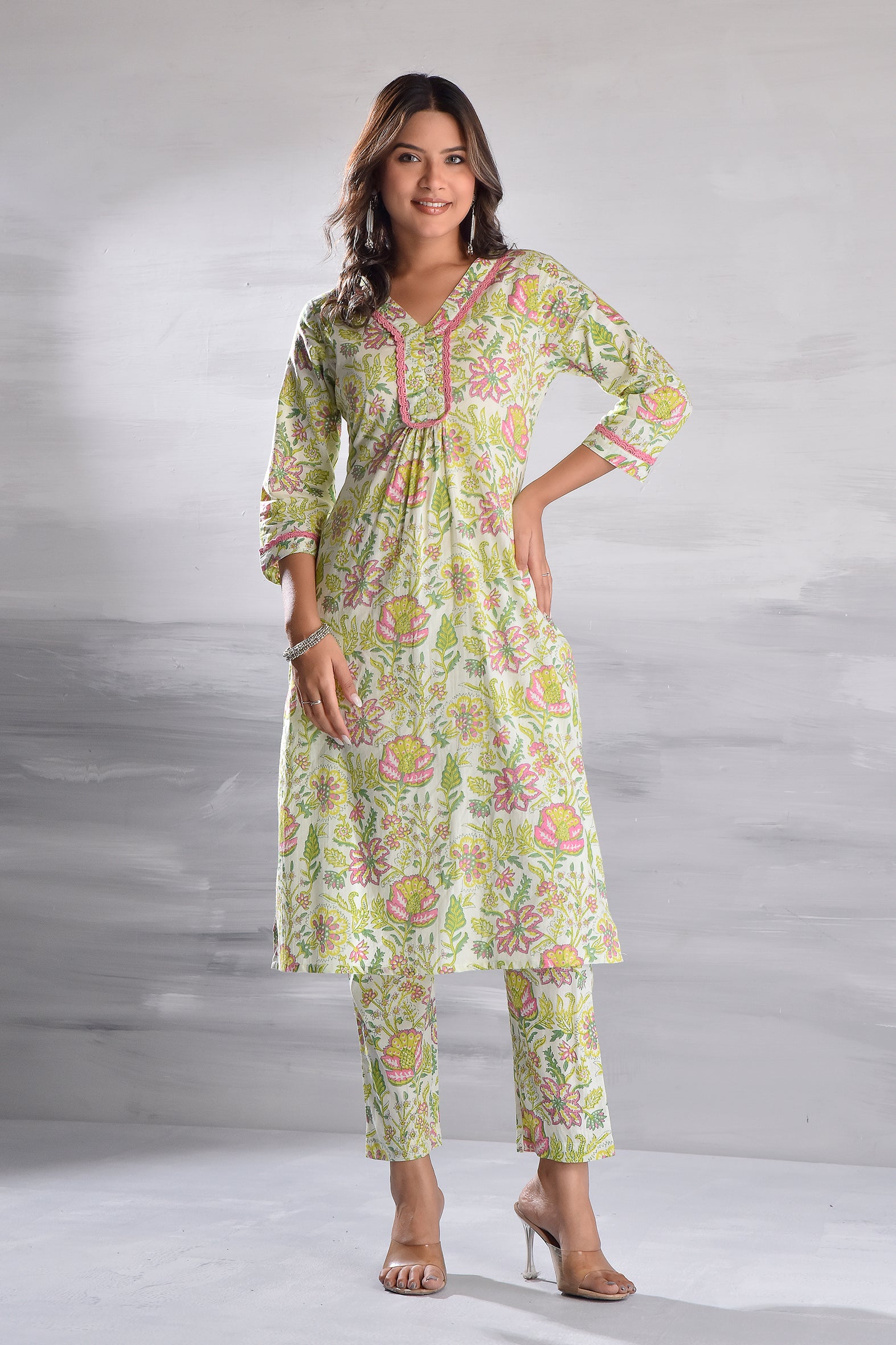 Green Elegant Cotton Kurta Set with Lace Detailing at Yoke and Sleeves