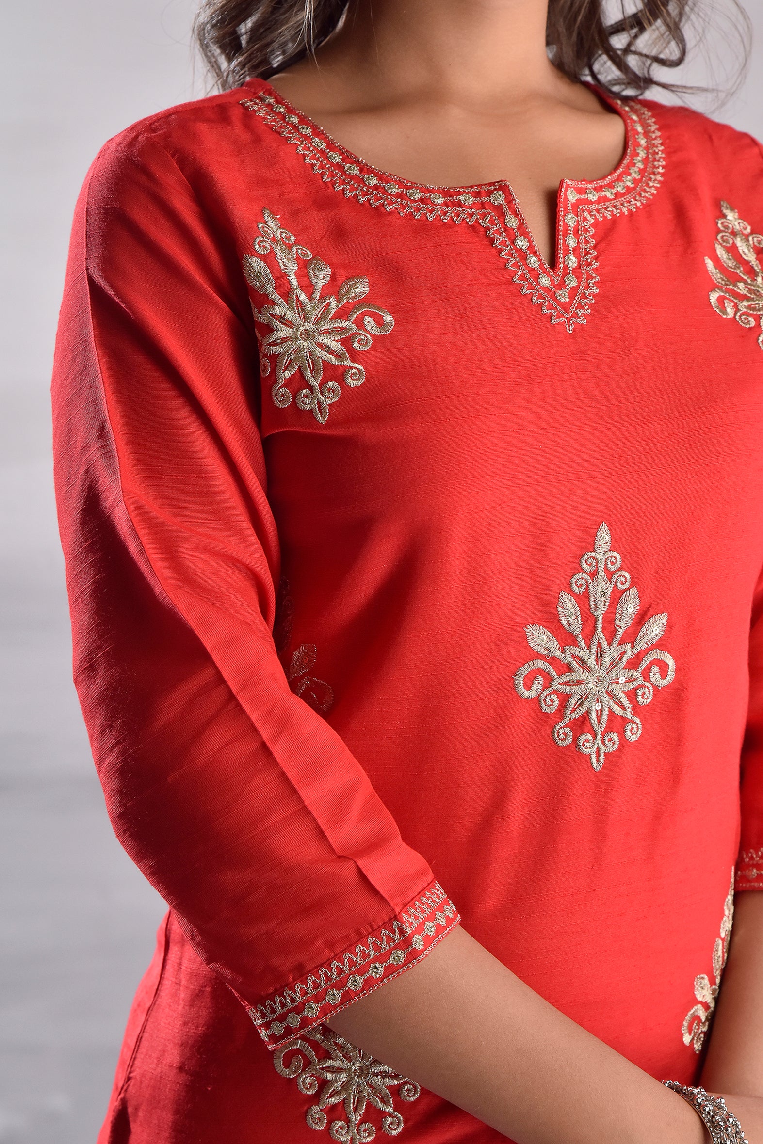 Red Elegant Embroidered Silk Slub Kurta Set with Organza Dupatta